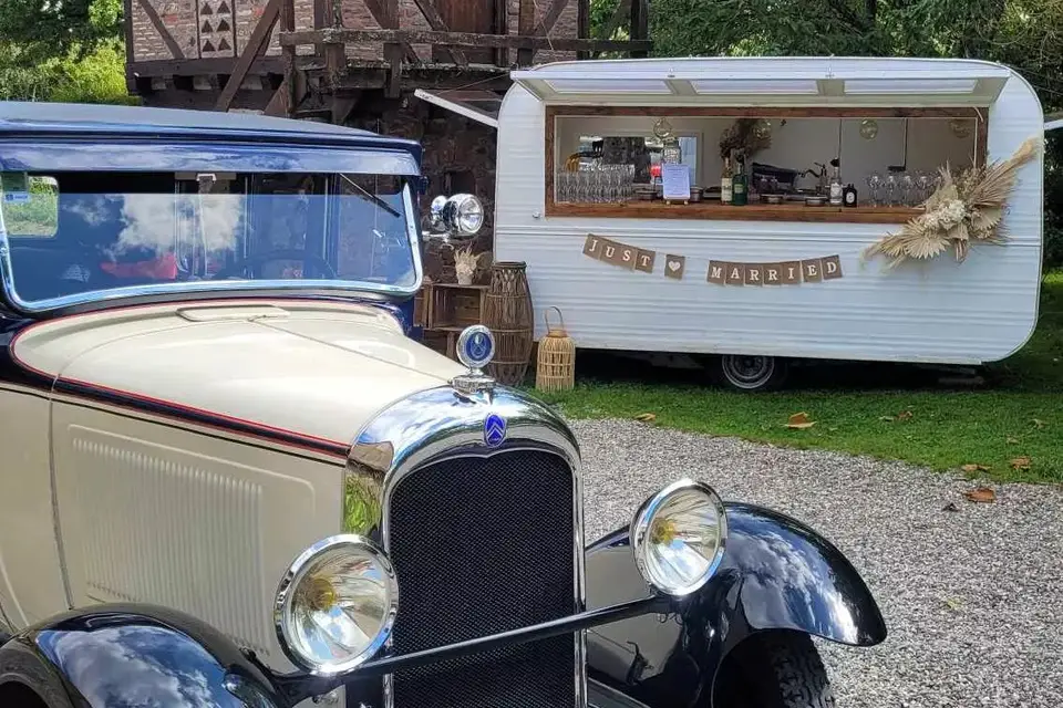 Caravane et voiture de collection